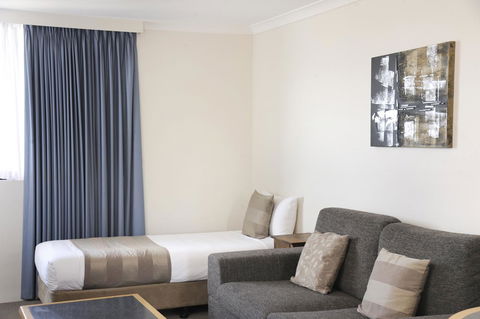 Lodestar Waterside Apartments - Accommodation Gladstone 8