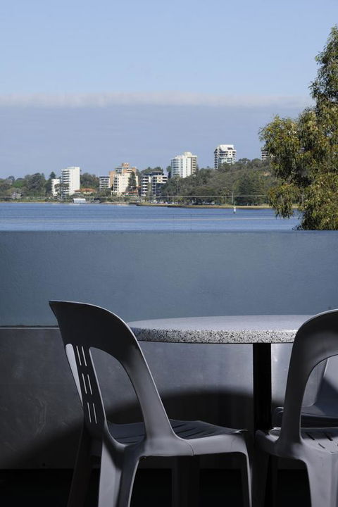 Lodestar Waterside Apartments - Accommodation Gladstone 22