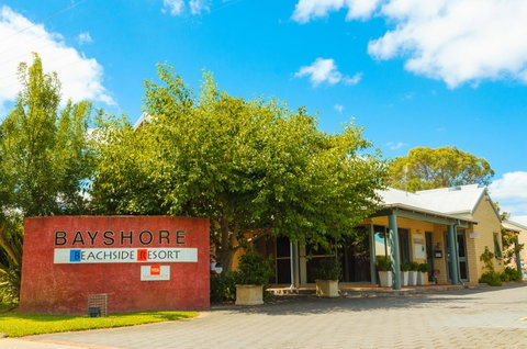 Bayshore Beachside Resort - Accommodation Gladstone 0