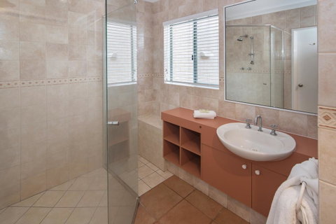 Bayshore Beachside Resort - Accommodation Gladstone 21