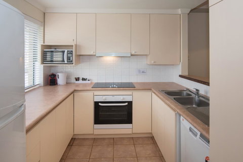 Bayshore Beachside Resort - Accommodation Gladstone 24