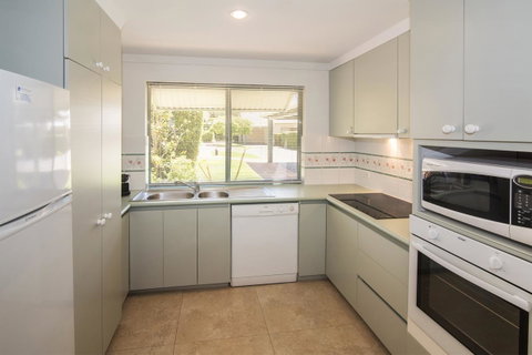 Bayshore Beachside Resort - Accommodation Gladstone 12
