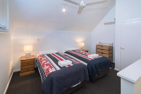 Bayshore Beachside Resort - Accommodation Gladstone 2
