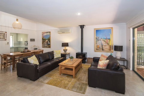 Bayshore Beachside Resort - Accommodation Gladstone 10