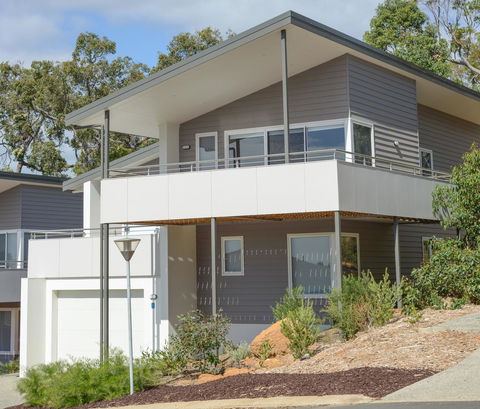 The Villa Dunsborough - Accommodation Gladstone 2