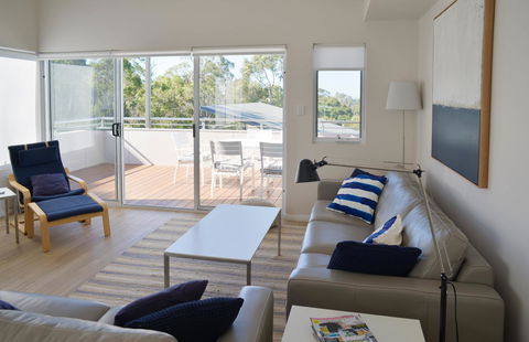 The Villa Dunsborough - Accommodation Gladstone 0
