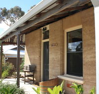 Hotham Ridge Winery and Cottages - Accommodation Gladstone