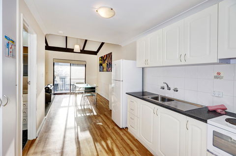 Seashore Memories - Sleeps 3 - Accommodation Gladstone 10