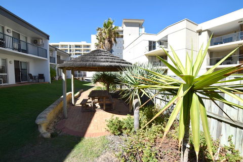 Seashore Memories - Sleeps 3 - Accommodation Gladstone 13