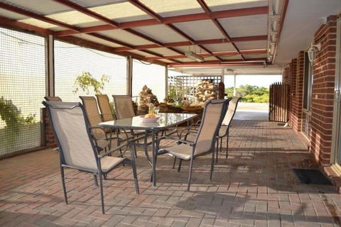 Beach Place @ Leeman - Accommodation Gladstone 1