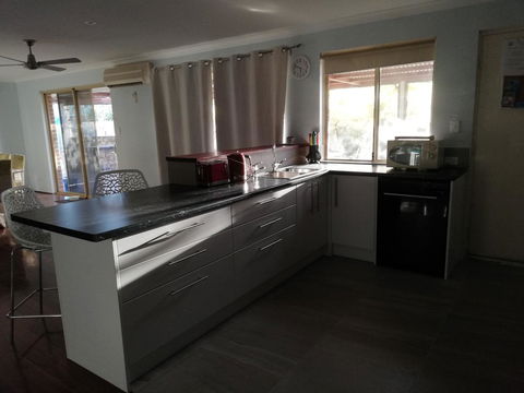 Beach Place @ Leeman - Accommodation Gladstone 5