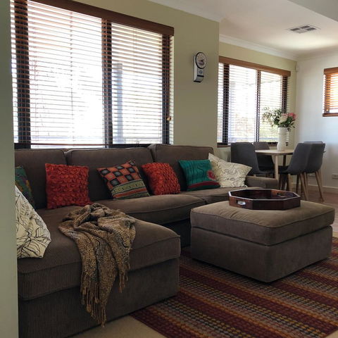 Mullaloo Beachfront Retreat - Accommodation Gladstone 2