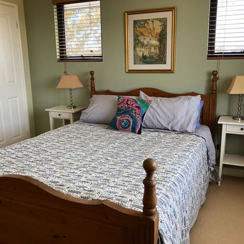 Mullaloo Beachfront Retreat - Accommodation Gladstone 8