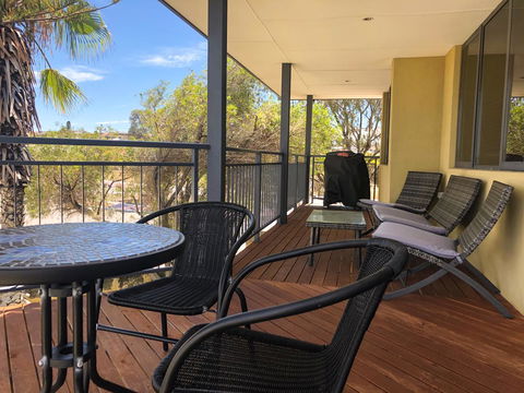 Mullaloo Beachfront Retreat - Accommodation Gladstone 11