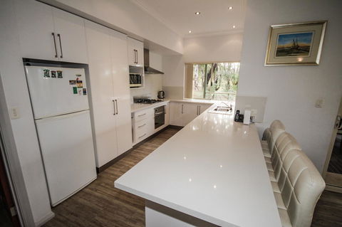 Fern Creek - Accommodation Gladstone 5