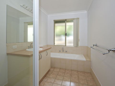 Fern Creek - Accommodation Gladstone 17