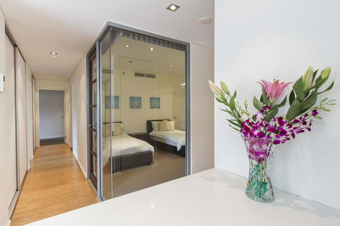 Gallery Serviced Apartments - Accommodation Gladstone 10