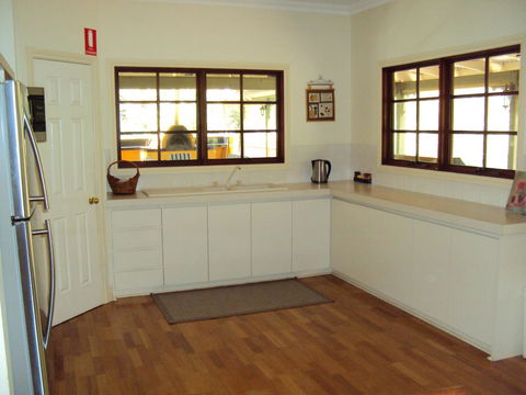 Riverglen Chalets - Accommodation Gladstone 24