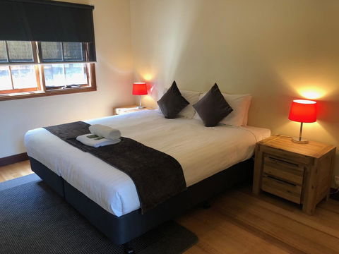 Riverglen Chalets - Accommodation Gladstone 25