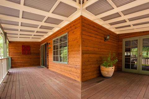 Riverglen Chalets - Accommodation Gladstone 7