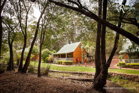 Riverglen Chalets - Accommodation Gladstone 26