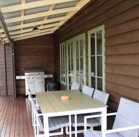 Riverglen Chalets - Accommodation Gladstone 18