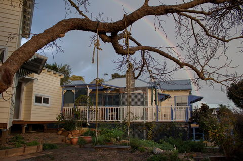 Lotti's House - Accommodation Gladstone 10