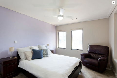 Adele's Luxury South Beach Apartment With King Bed - Accommodation Gladstone 6