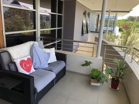 Adele's Luxury South Beach Apartment With King Bed - Accommodation Gladstone 19