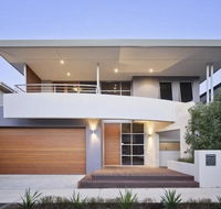 Adele's luxury South Beach apartment with King bed - Accommodation Gladstone