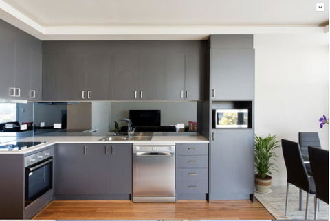 Adele's Luxury South Beach Apartment With King Bed - Accommodation Gladstone 13