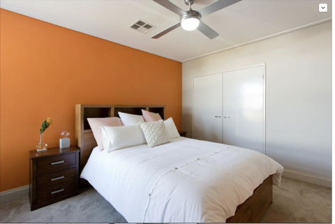 Adele's Luxury South Beach Apartment With King Bed - Accommodation Gladstone 3