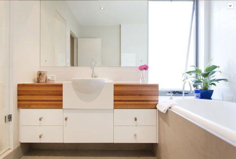Adele's Luxury South Beach Apartment With King Bed - Accommodation Gladstone 15