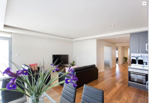 Adele's Luxury South Beach Apartment With King Bed - Accommodation Gladstone 9