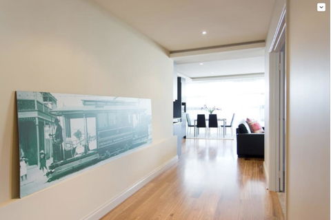 Adele's Luxury South Beach Apartment With King Bed - Accommodation Gladstone 11