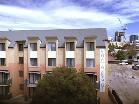 Regal Apartments - Accommodation Gladstone 2
