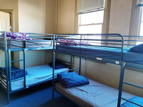 Fremantle Beach Backpackers - Accommodation Gladstone 3