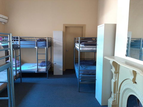 Fremantle Beach Backpackers - Accommodation Gladstone 23
