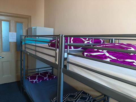 Fremantle Beach Backpackers - Accommodation Gladstone 4