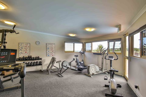 Moonlight Bay Suites - Accommodation Gladstone 16