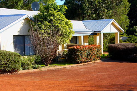 Bayside Villas - Accommodation Gladstone 0