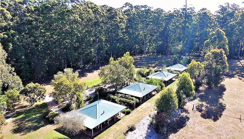 Treenbrook Cottages - Accommodation Gladstone 2