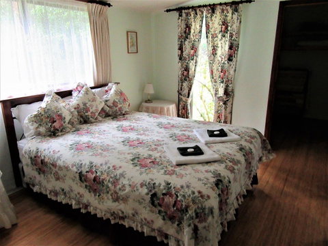 Treenbrook Cottages - Accommodation Gladstone 18