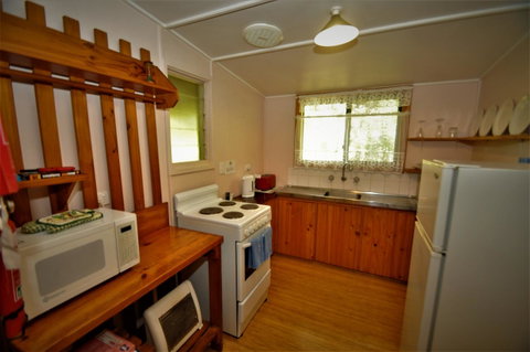 Treenbrook Cottages - Accommodation Gladstone 17