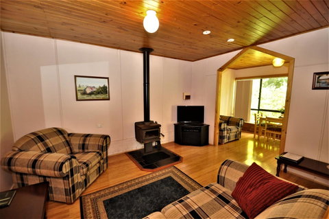 Treenbrook Cottages - Accommodation Gladstone 14