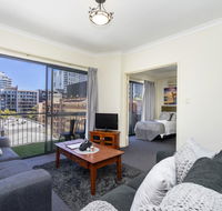 Oversized Eastend sleeps 6 Free PARKINGPOOL WIFI - Accommodation Gladstone