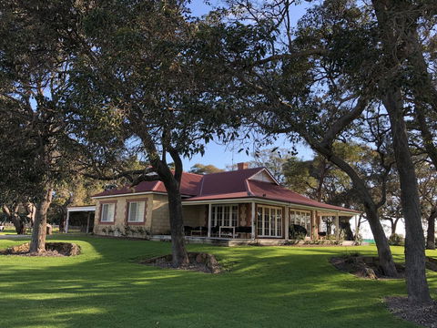 Caves Road Guest Houses - Accommodation Gladstone 19
