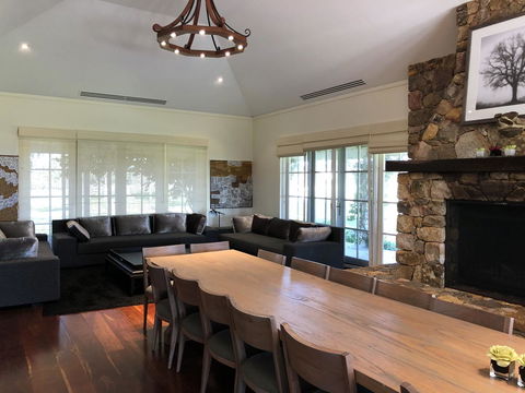 Caves Road Guest Houses - Accommodation Gladstone 12