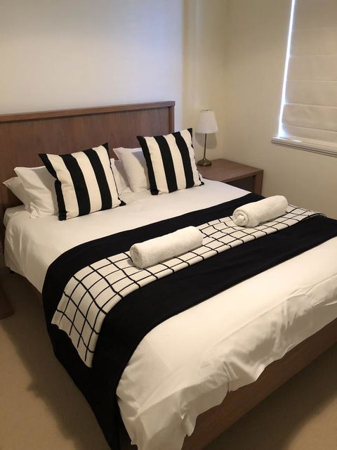 Caves Road Guest Houses - Accommodation Gladstone 1