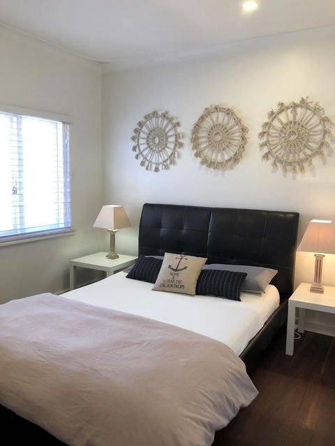 Inglewood Comfort - Accommodation Gladstone 4